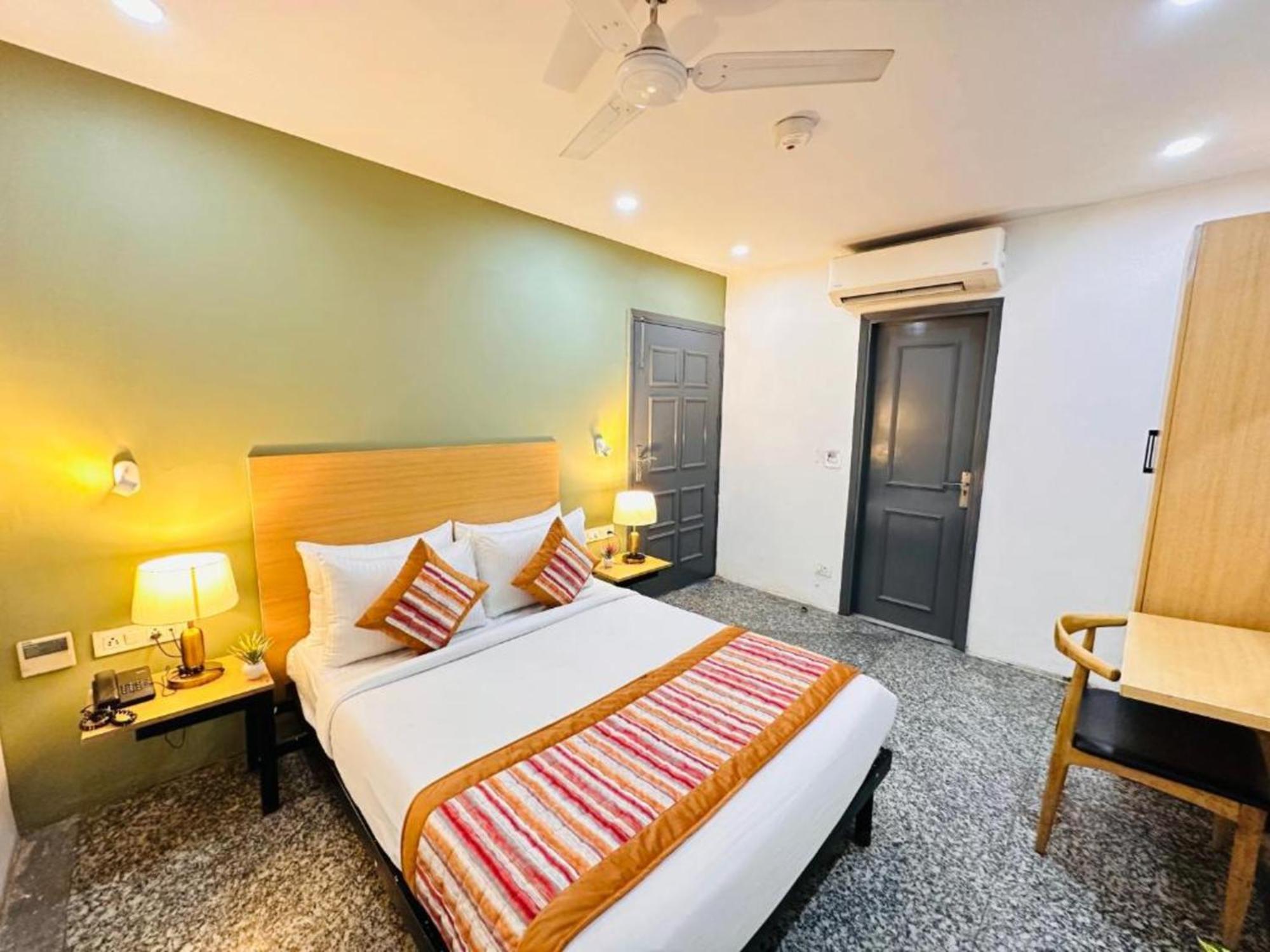 Hotel La Serene Punjabi Bagh New Delhi