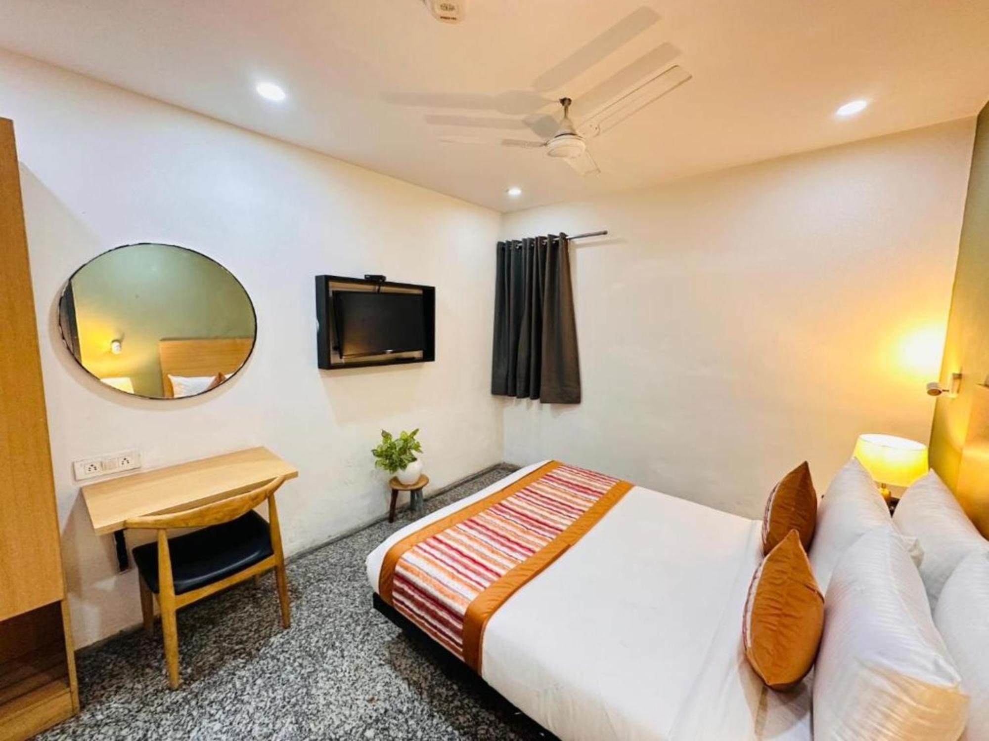 La Serene Punjabi Bagh 3*