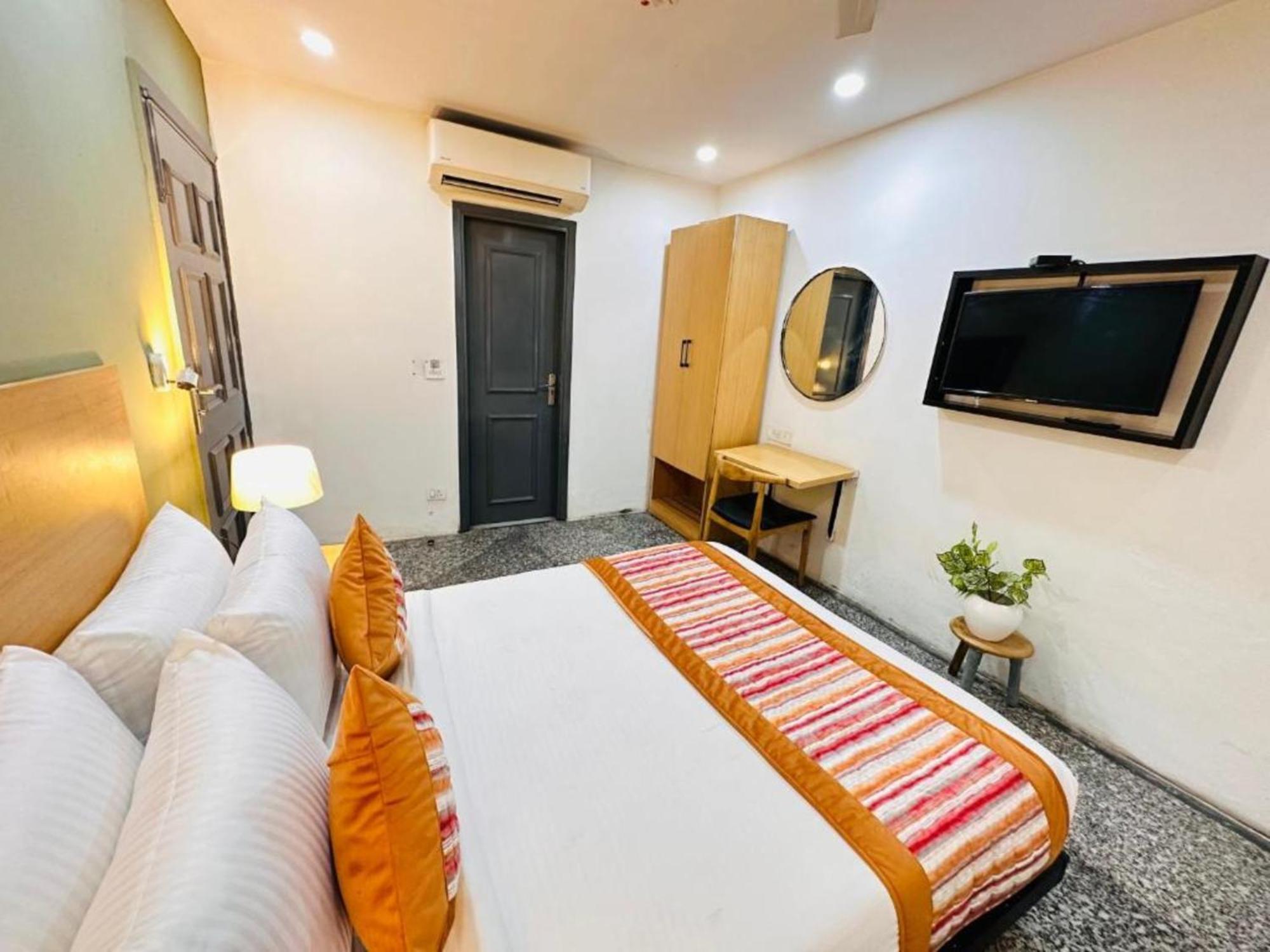 La Serene Punjabi Bagh Hotel 3*