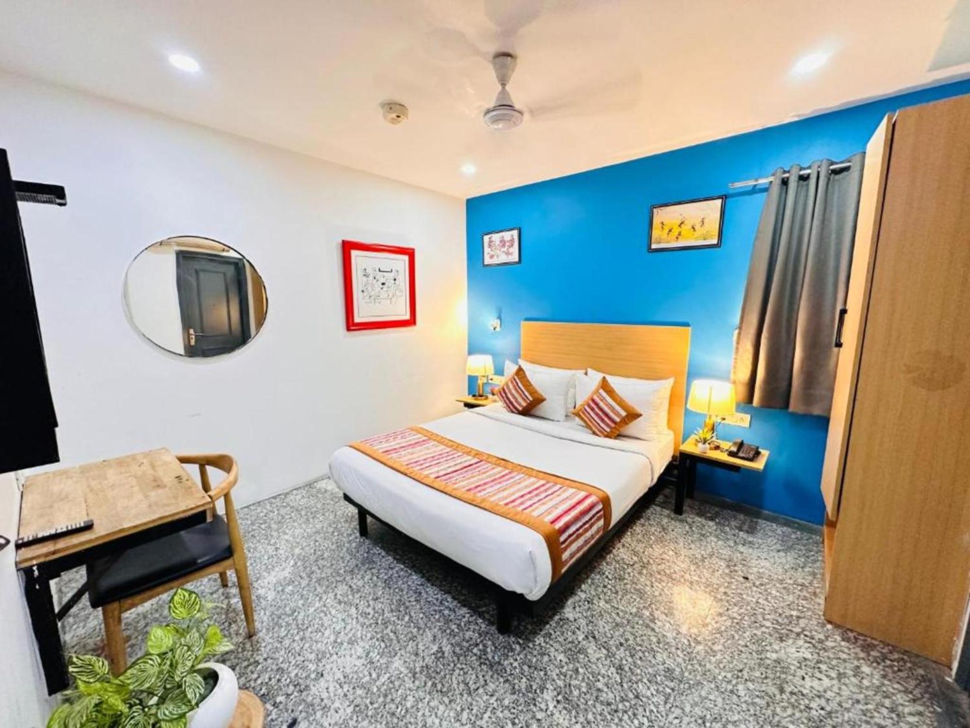 La Serene Punjabi Bagh Hotel