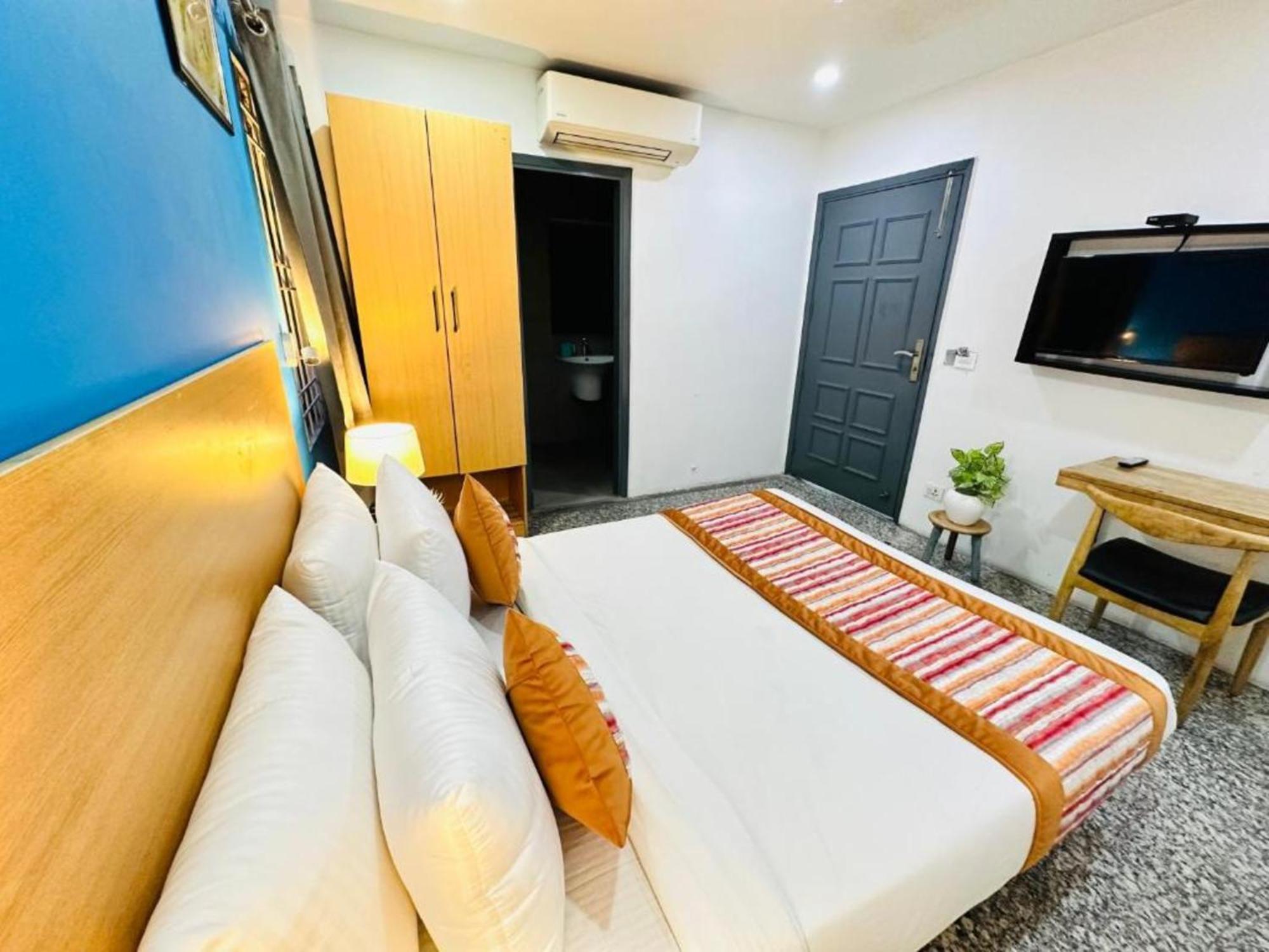 Hotel La Serene Punjabi Bagh New Delhi