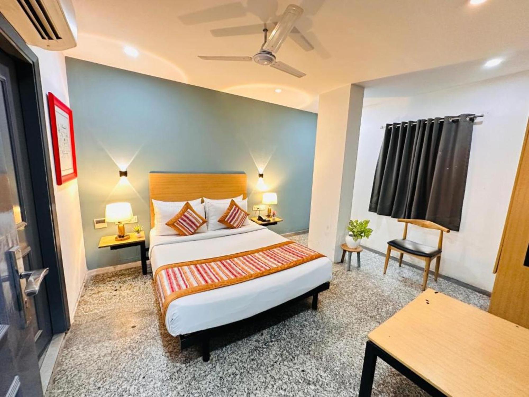 Hotel La Serene Punjabi Bagh New Delhi