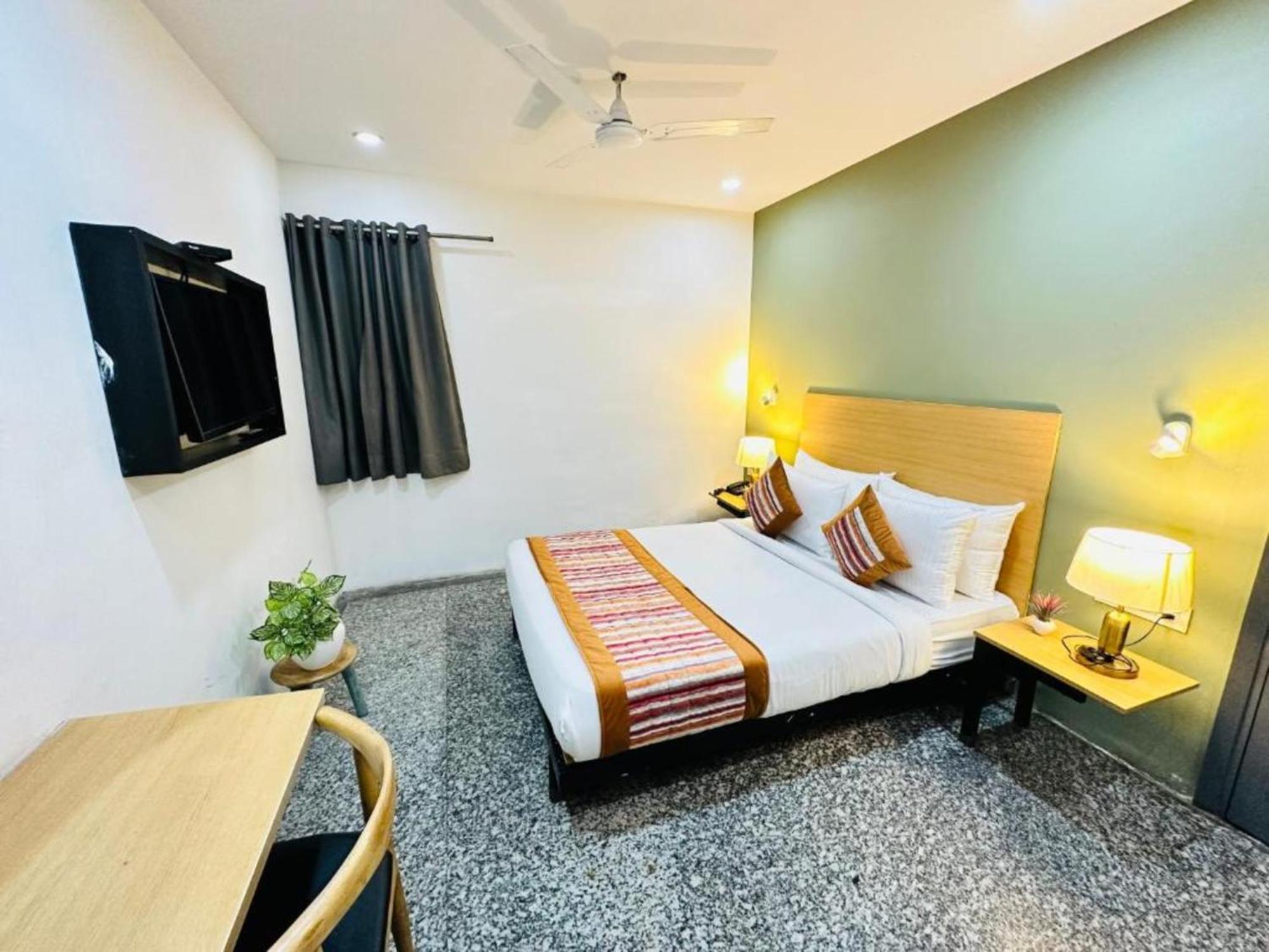 La Serene Punjabi Bagh New Delhi